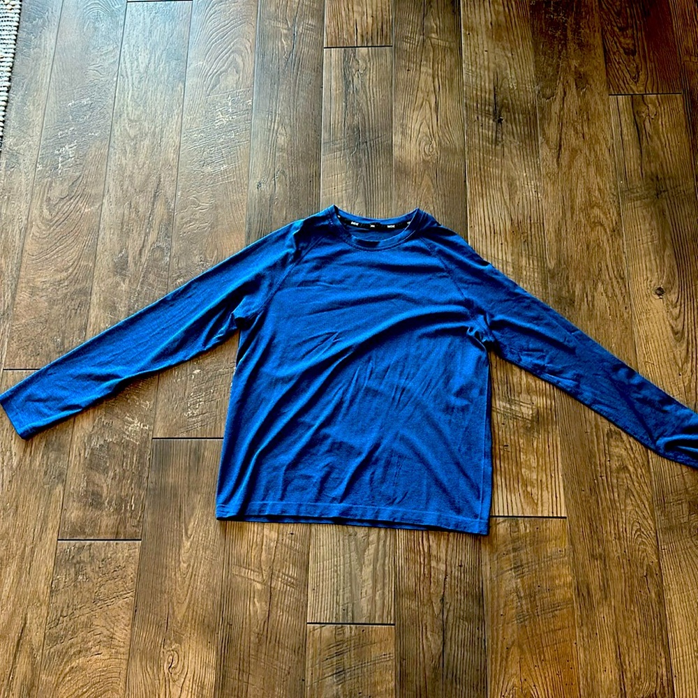 Rhône men’s size medium workout top